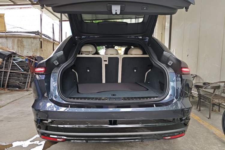 Used Nio EC6 2025 75 kWh Trunk