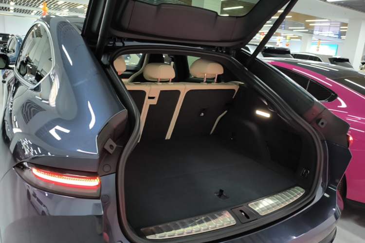 Used Nio EC6 2025 75 kWh Trunk