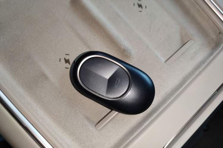 Used Nio EC6 2025 75 kWh Vehicle Key