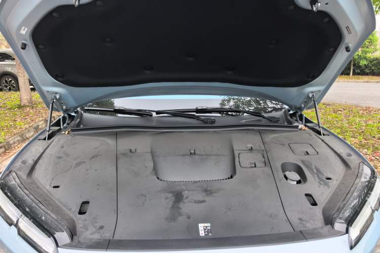Used Nio EC6 2025 75 kWh Engine Bay