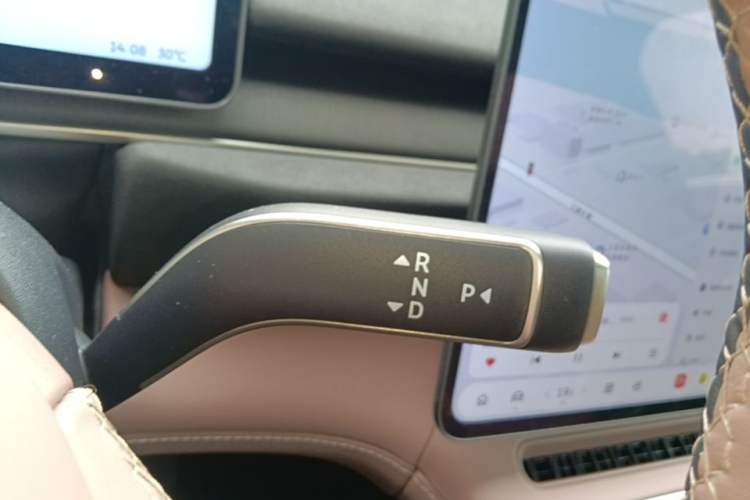 Used Nio EC6 2025 75 kWh Gear Lever