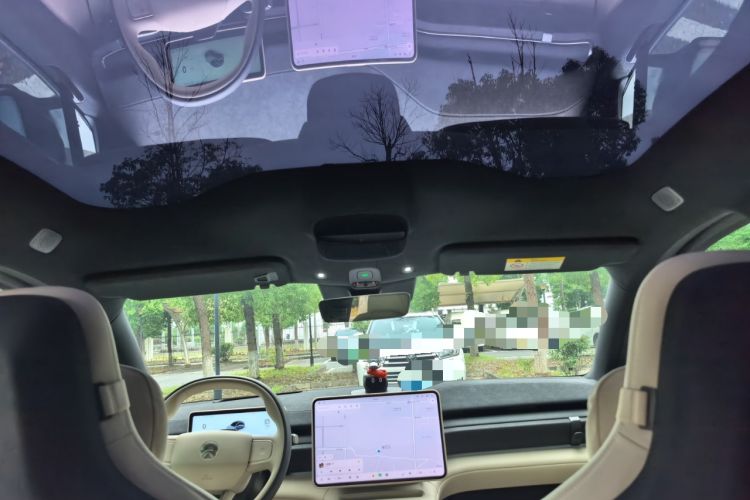 Used Nio EC6 2025 75 kWh Headliner