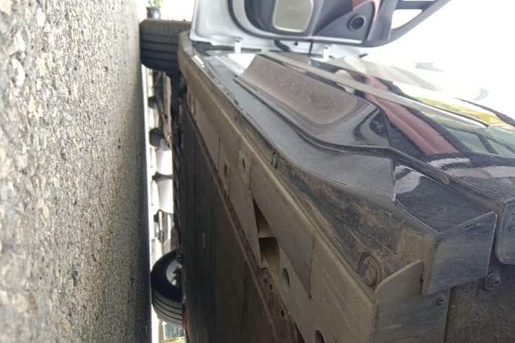 Used Nio EC6 2025 75 kWh Left Side Sill