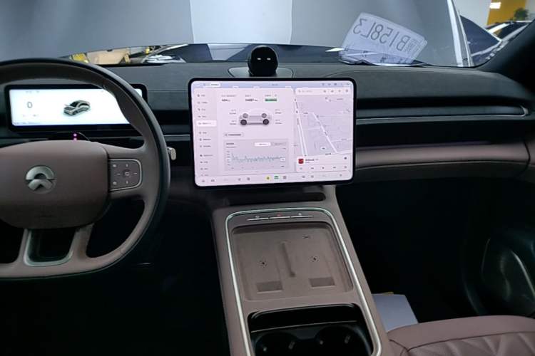 Used Nio EC6 2025 75 kWh Audio And AC Panel