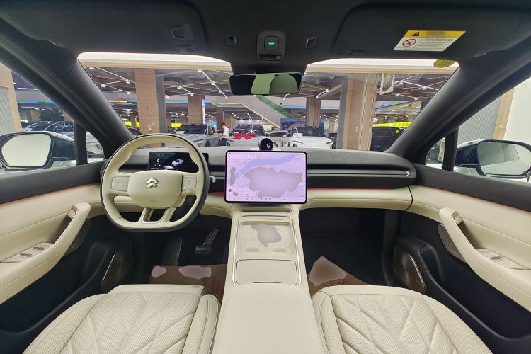 Used Nio EC6 2025 75 kWh Center Console