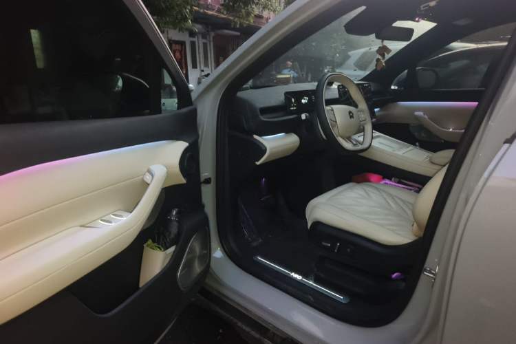 Used Nio EC6 2025 75 kWh Driver Seat