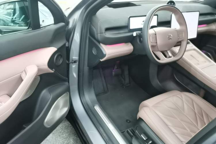 Used Nio EC6 2025 75 kWh Driver Seat