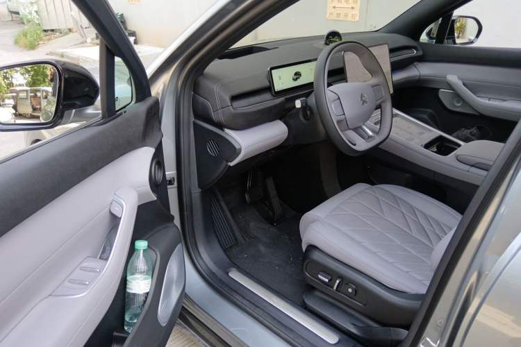 Used Nio EC6 2025 75 kWh Driver Seat