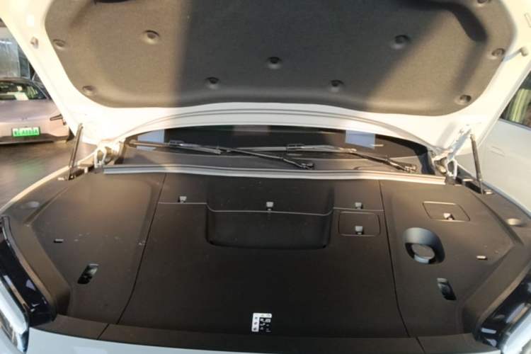 Used Nio EC6 2025 75 kWh Engine Bay