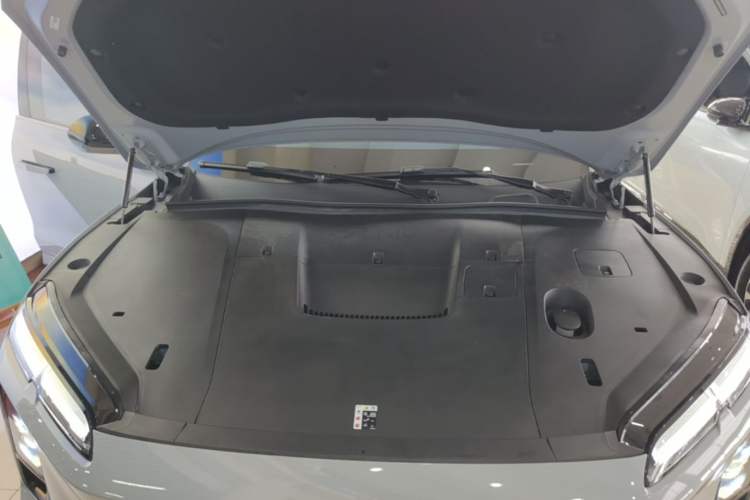Used Nio EC6 2025 75 kWh Engine Bay