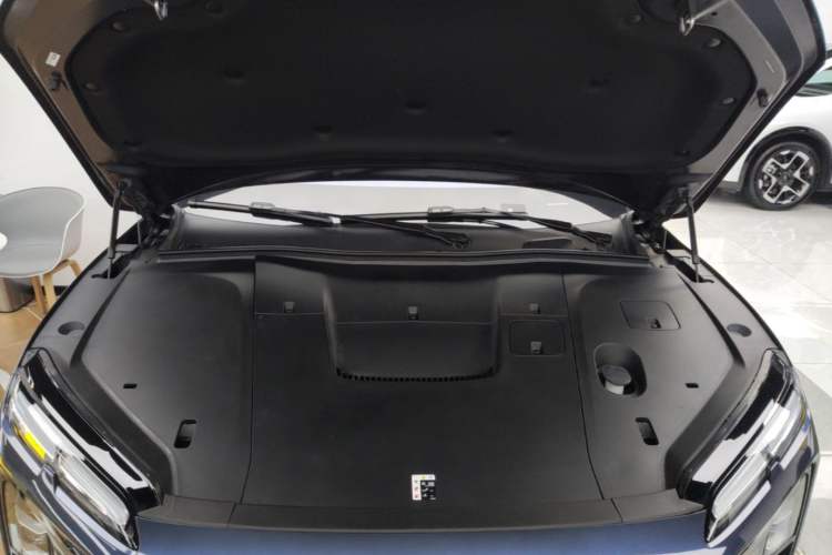 Used Nio EC6 2025 75 kWh Engine Bay