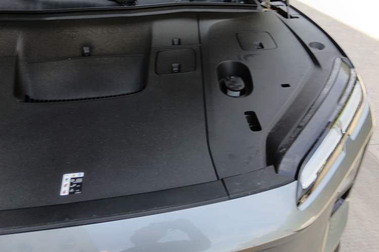 Used Nio EC6 2025 75 kWh Engine Bay Left