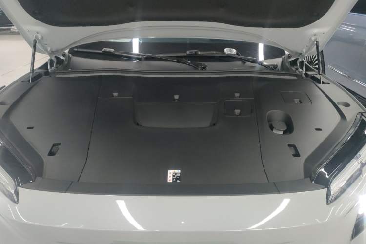 Used Nio EC6 2025 75 kWh Engine Bay