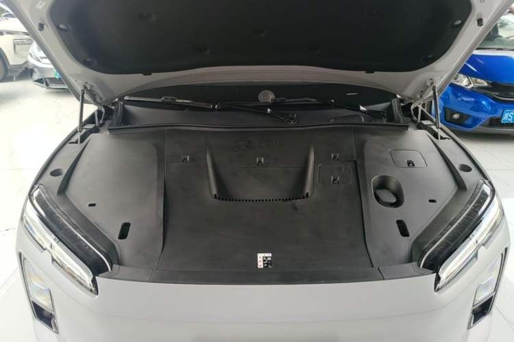 Used Nio EC6 2025 75 kWh Engine Bay
