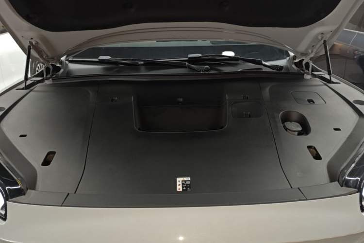 Used Nio EC6 2025 75 kWh Engine Bay
