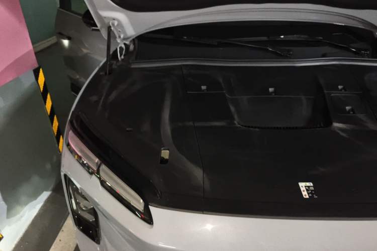 Used Nio EC6 2025 75 kWh Engine Bay Right