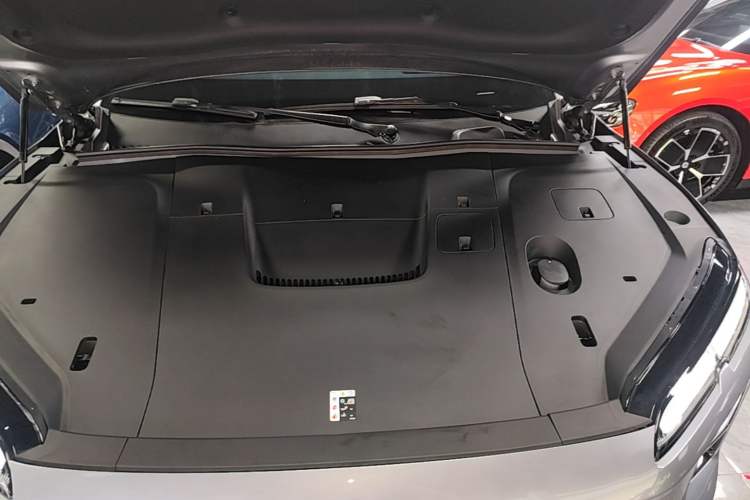 Used Nio EC6 2025 75 kWh Engine Bay