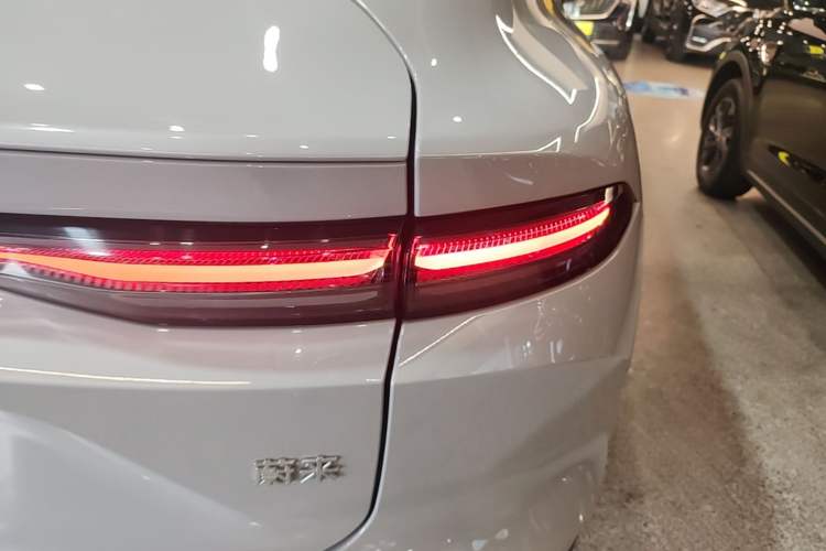 Used Nio EC6 2025 75 kWh Exterior 3