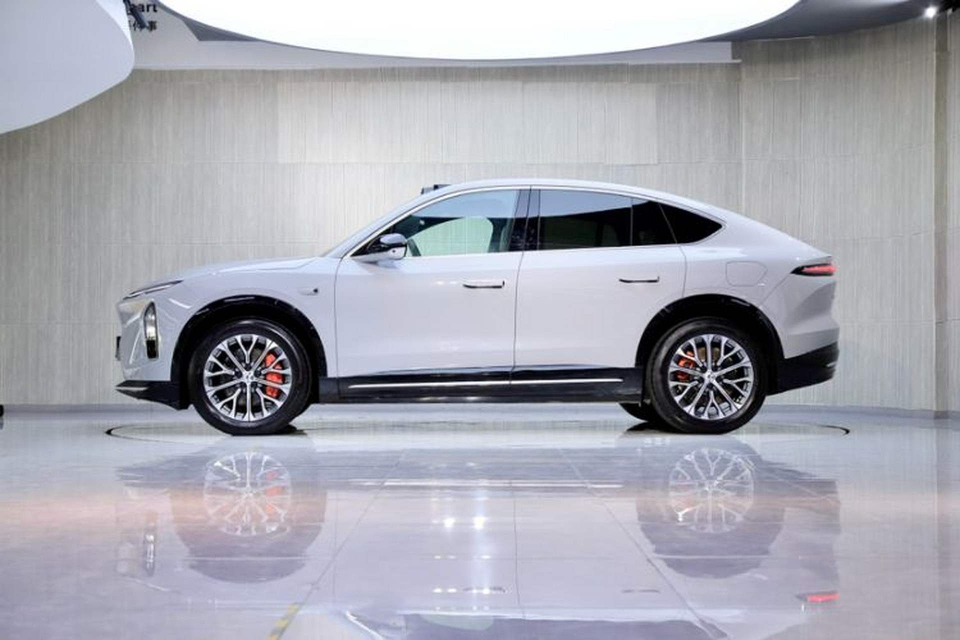 Used Nio EC6 2025 75 kWh Exterior 4