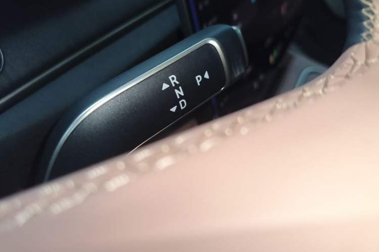 Used Nio EC6 2025 75 kWh Gear Lever