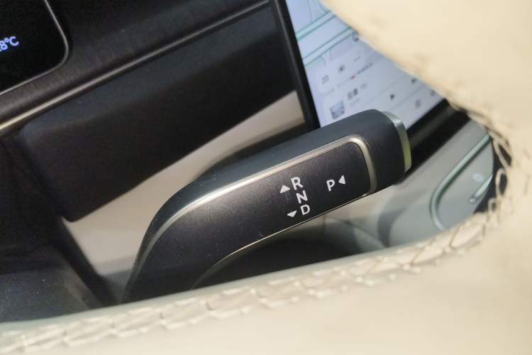 Used Nio EC6 2025 75 kWh Gear Lever