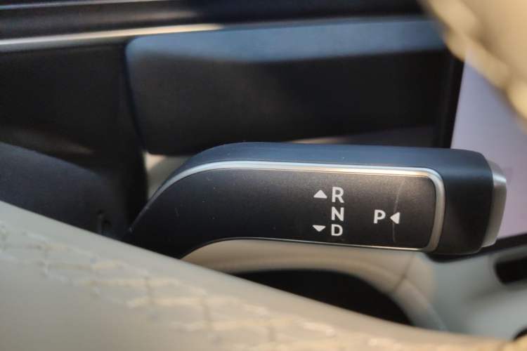 Used Nio EC6 2025 75 kWh Gear Lever