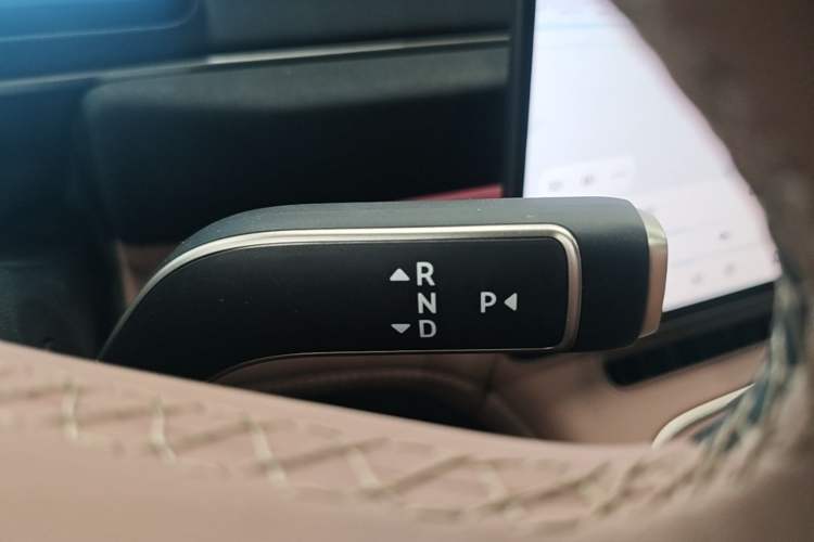 Used Nio EC6 2025 75 kWh Gear Lever