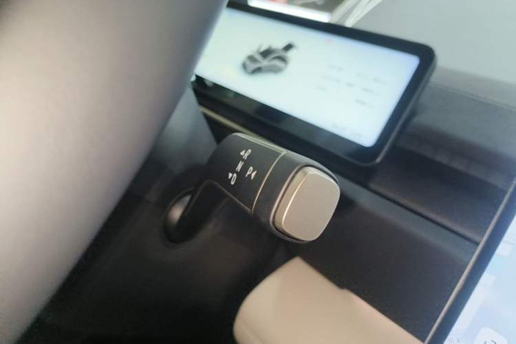 Used Nio EC6 2025 75 kWh Gear Lever