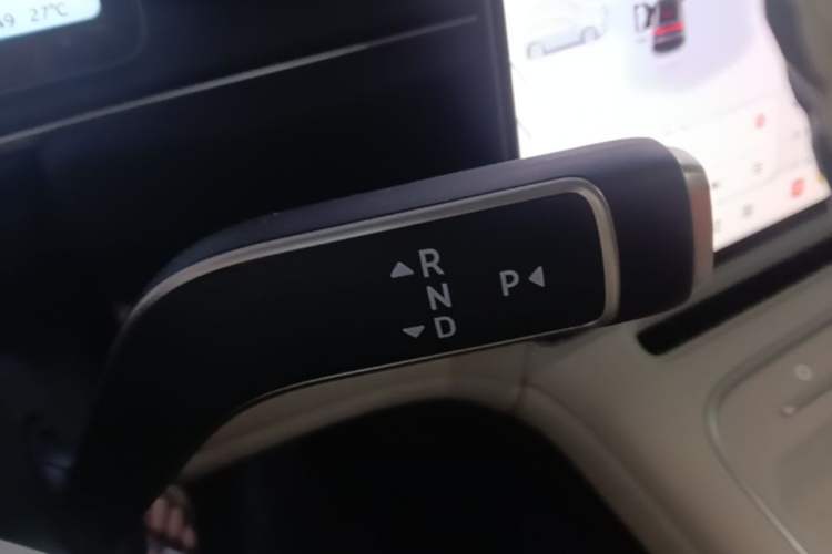 Used Nio EC6 2025 75 kWh Gear Lever