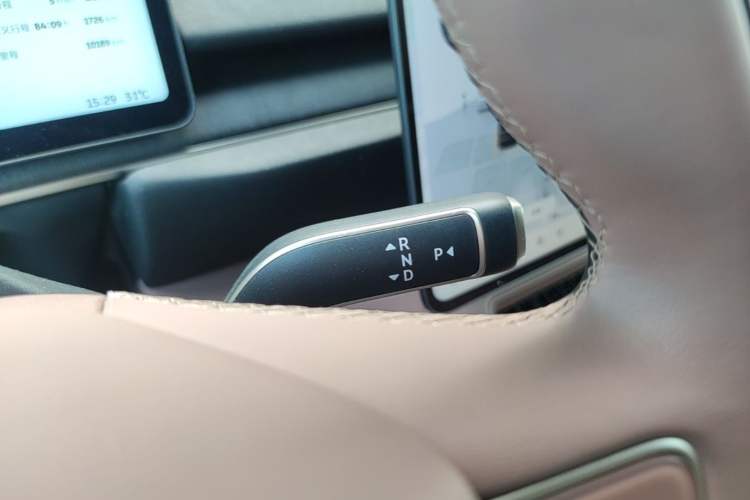 Used Nio EC6 2025 75 kWh Gear Lever