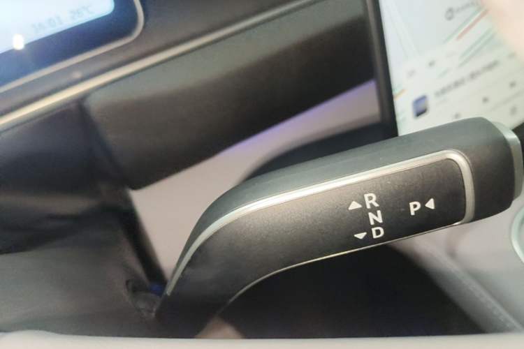 Used Nio EC6 2025 75 kWh Gear Lever