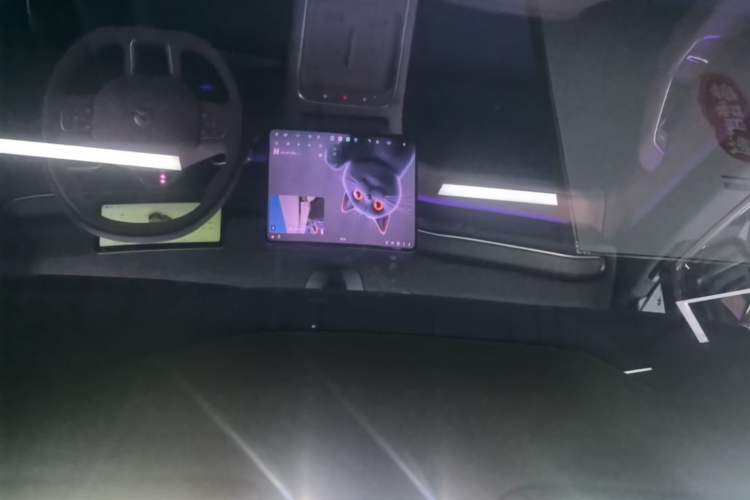Used Nio EC6 2025 75 kWh Headliner
