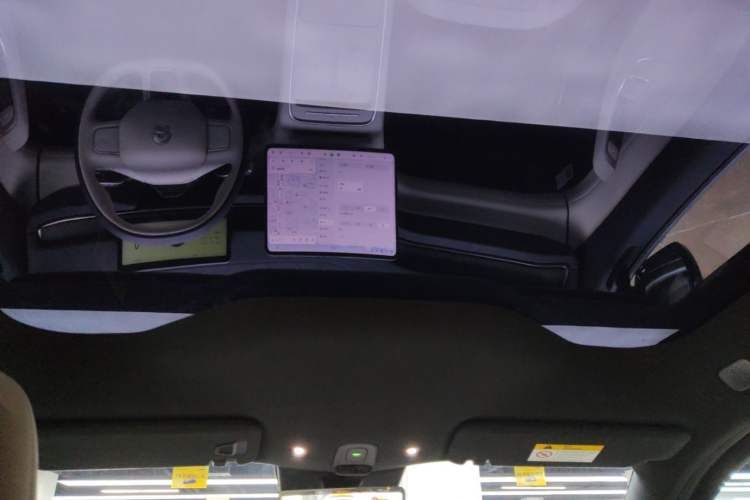 Used Nio EC6 2025 75 kWh Headliner