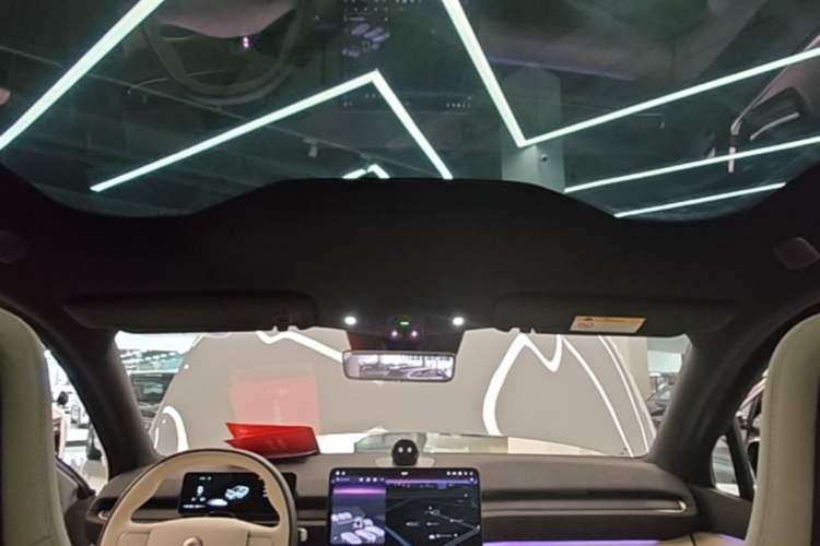 Used Nio EC6 2025 75 kWh Headliner