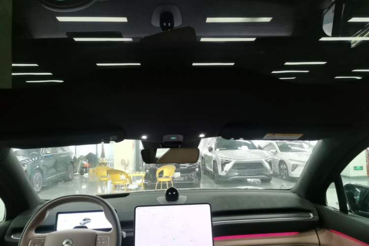 Used Nio EC6 2025 75 kWh Headliner