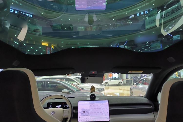Used Nio EC6 2025 75 kWh Headliner