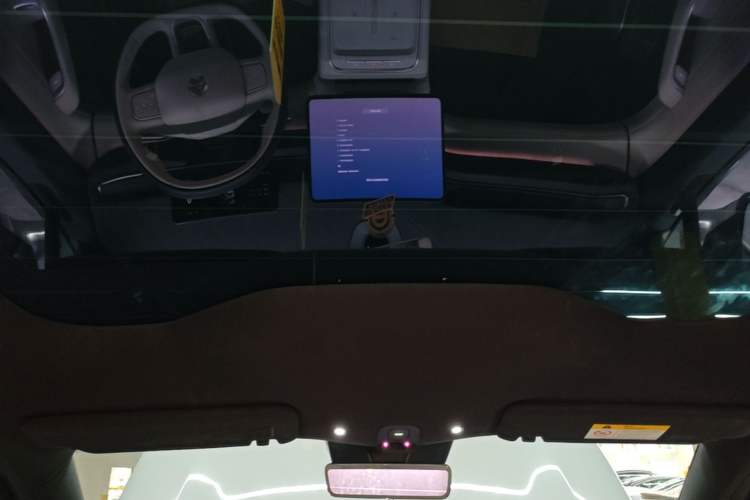 Used Nio EC6 2025 75 kWh Headliner
