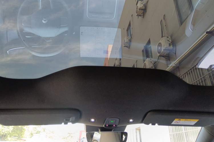 Used Nio EC6 2025 75 kWh Headliner