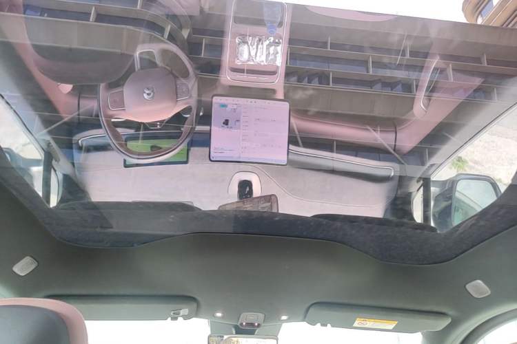 Used Nio EC6 2025 75 kWh Headliner