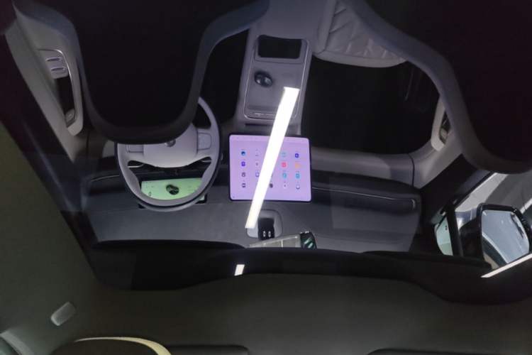 Used Nio EC6 2025 75 kWh Headliner