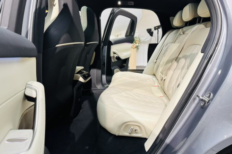 Used Nio EC6 2025 75 kWh Interior 10