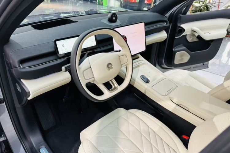 Used Nio EC6 2025 75 kWh Interior 11