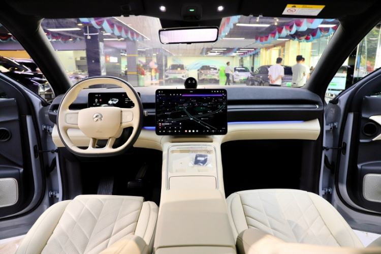 Used Nio EC6 2025 75 kWh Interior 2