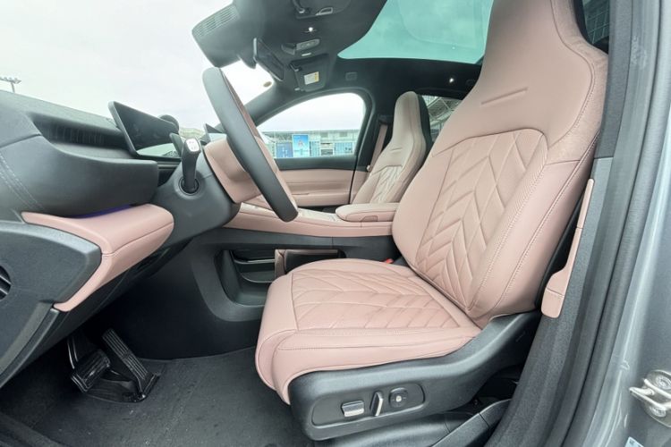 Used Nio EC6 2025 75 kWh Interior 2