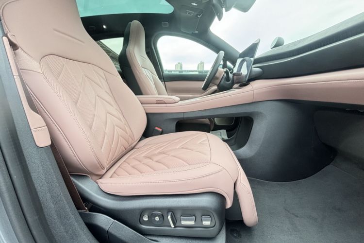 Used Nio EC6 2025 75 kWh Interior 3