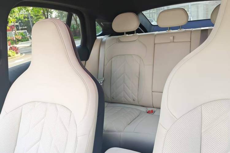 Used Nio EC6 2025 75 kWh Interior 4