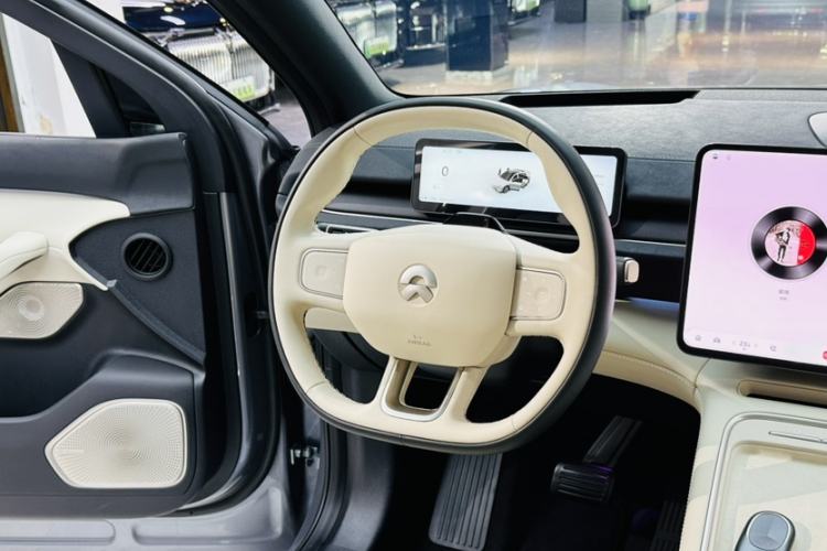 Used Nio EC6 2025 75 kWh Interior 4