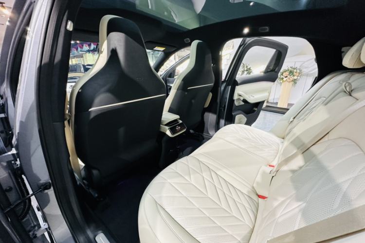 Used Nio EC6 2025 75 kWh Interior 6