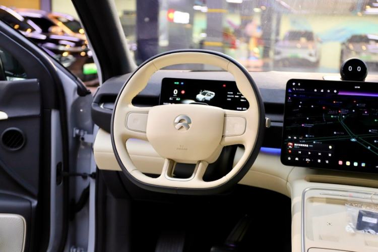 Used Nio EC6 2025 75 kWh Interior 7