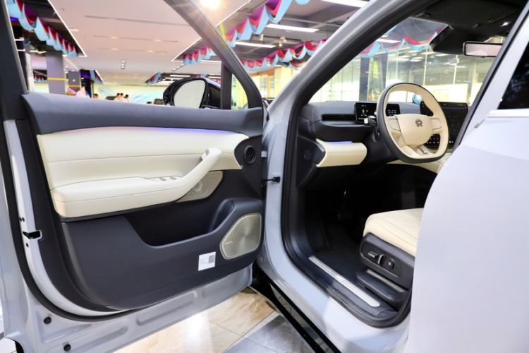 Used Nio EC6 2025 75 kWh Interior 8